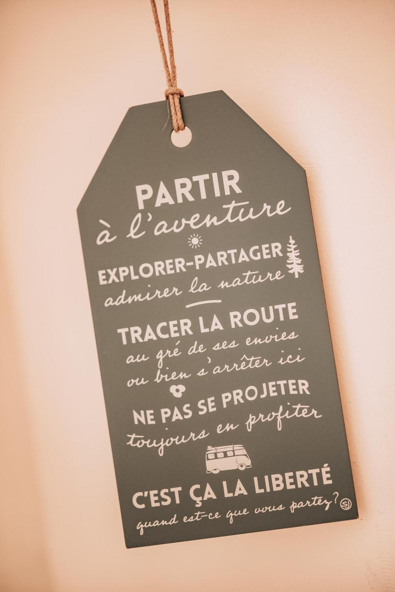 Laissez-Vous Enchanter Par La Vallee De La Meuse Hastiere-par-dela エクステリア 写真