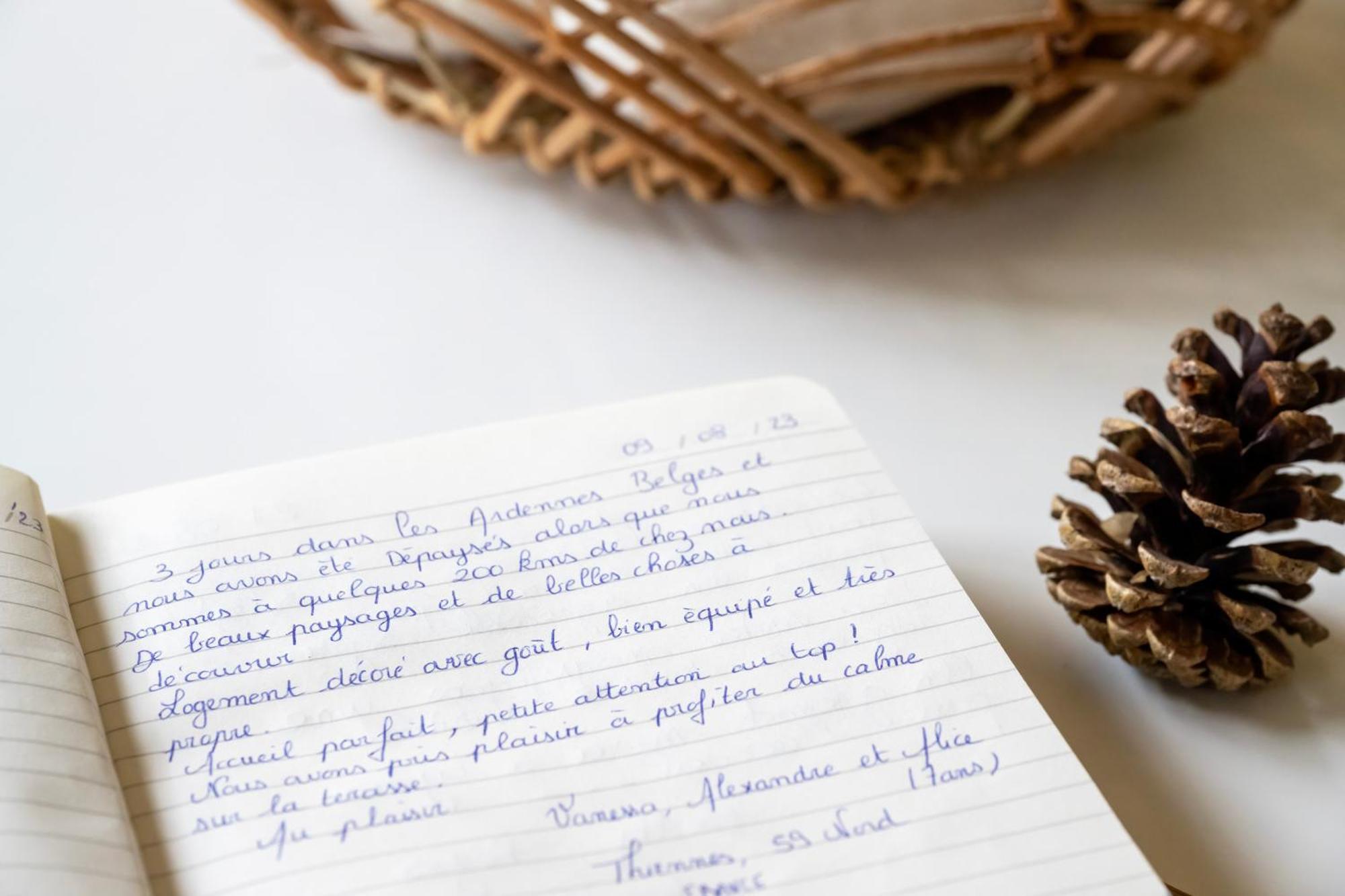 Laissez-Vous Enchanter Par La Vallee De La Meuse Hastiere-par-dela エクステリア 写真